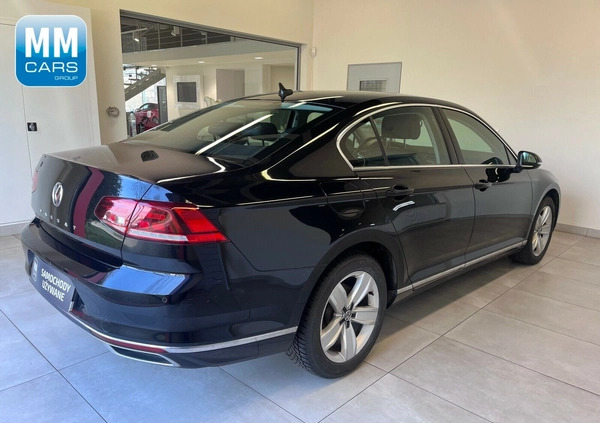 Volkswagen Passat cena 116850 przebieg: 66042, rok produkcji 2019 z Zabrze małe 497